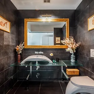 The Boutique - Iconic In Galleria Duomo With Private Parking , Milan Italie